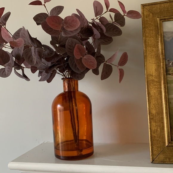 Vibrant Orange and Red Floral Accent‎ Decor - Picture 5 of 6